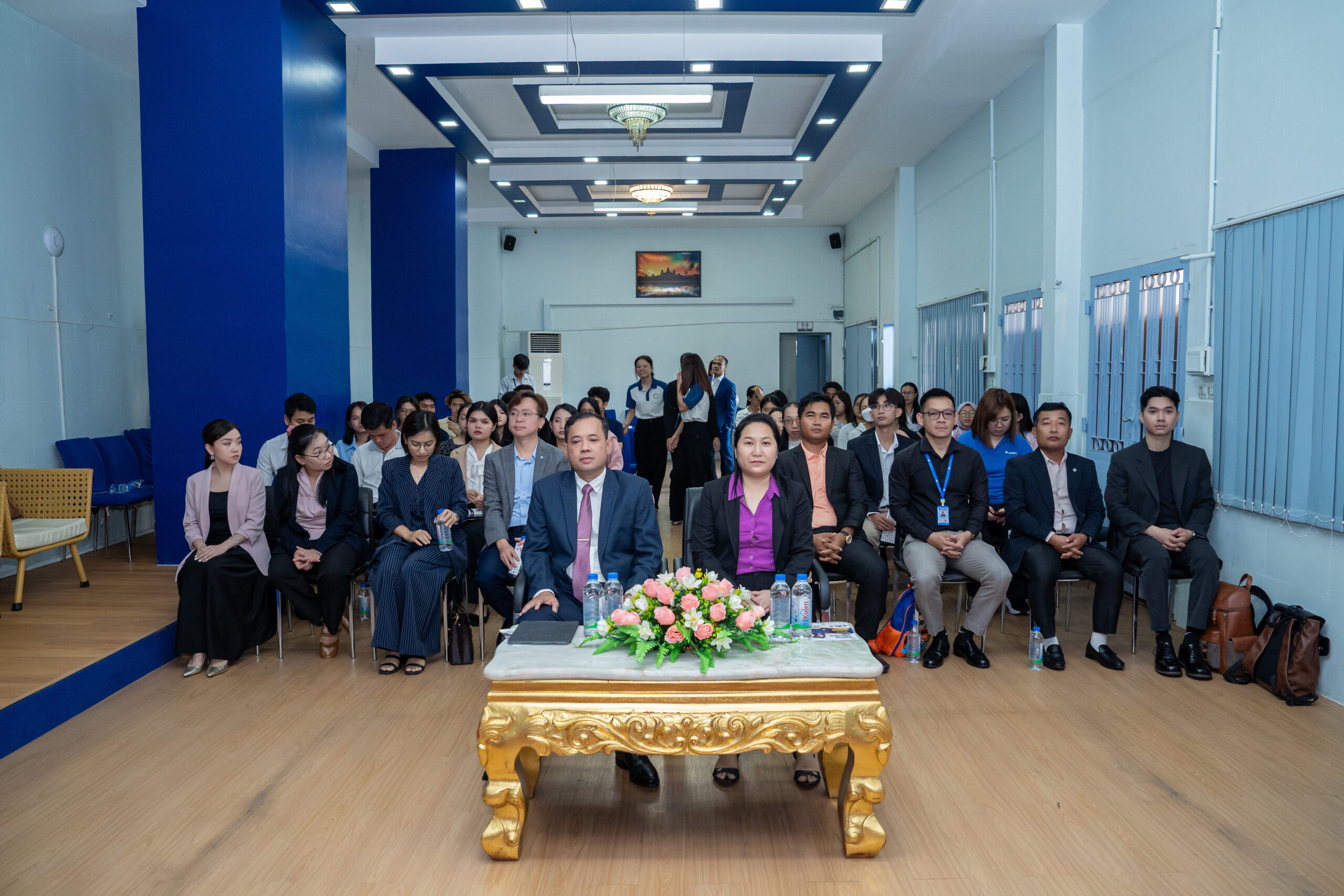 Sharing Professional Experience to Build the Next Generation of Experts